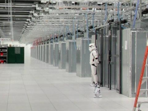 危ない、逃げて〜！ [Google 様が邪悪な帝国を目指していることを示す一つの証拠]